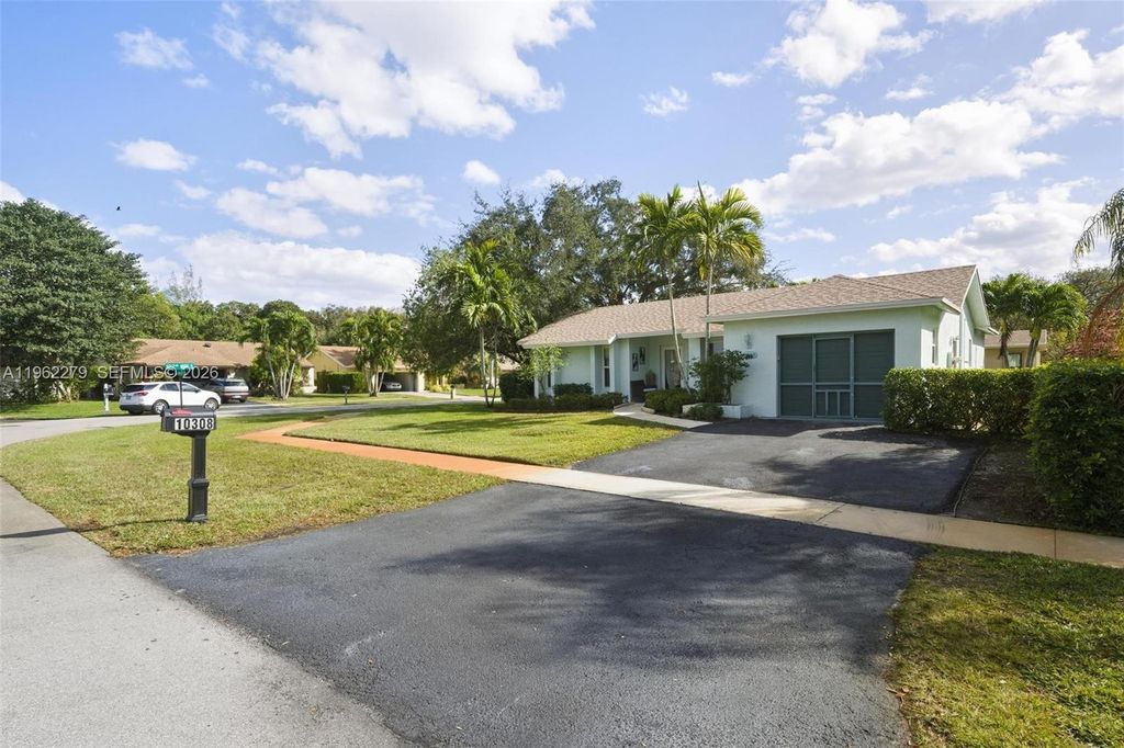 Photo of 10308 Greenbriar Ct, Boca Raton, FL 33498 (MLS # A11962279)