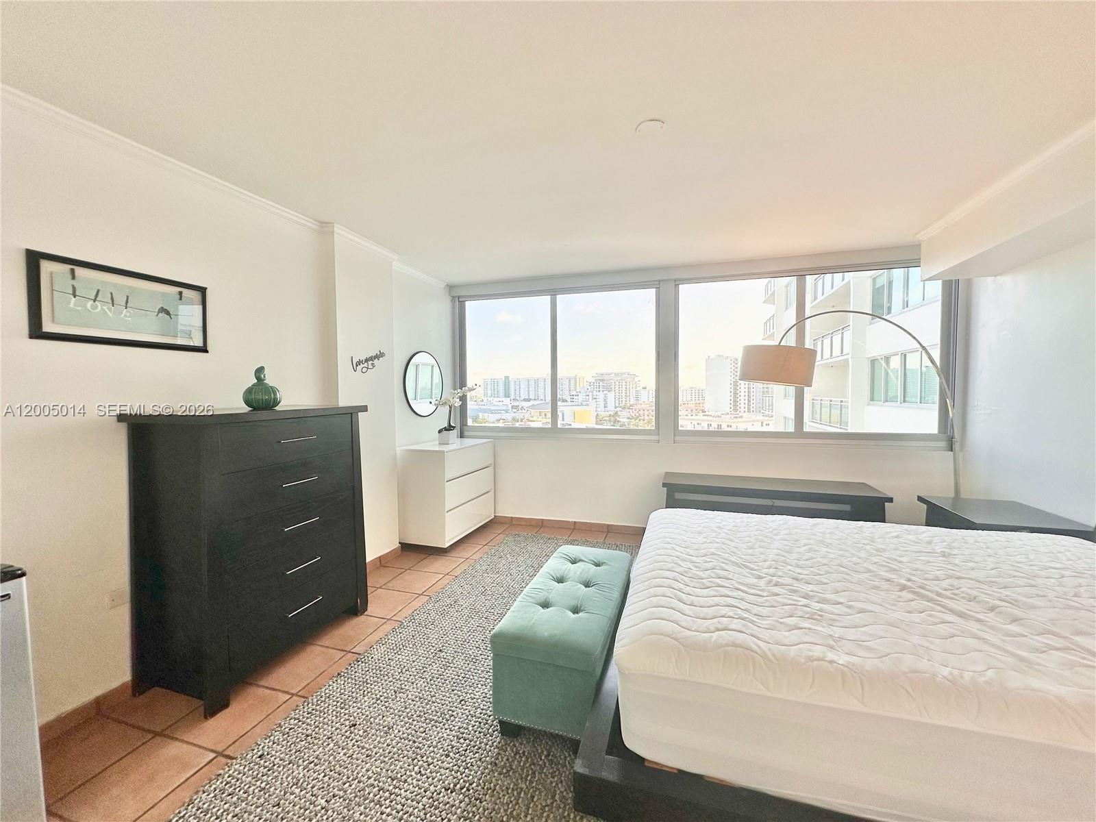 BURLEIGH HOUSE CONDO - Residential