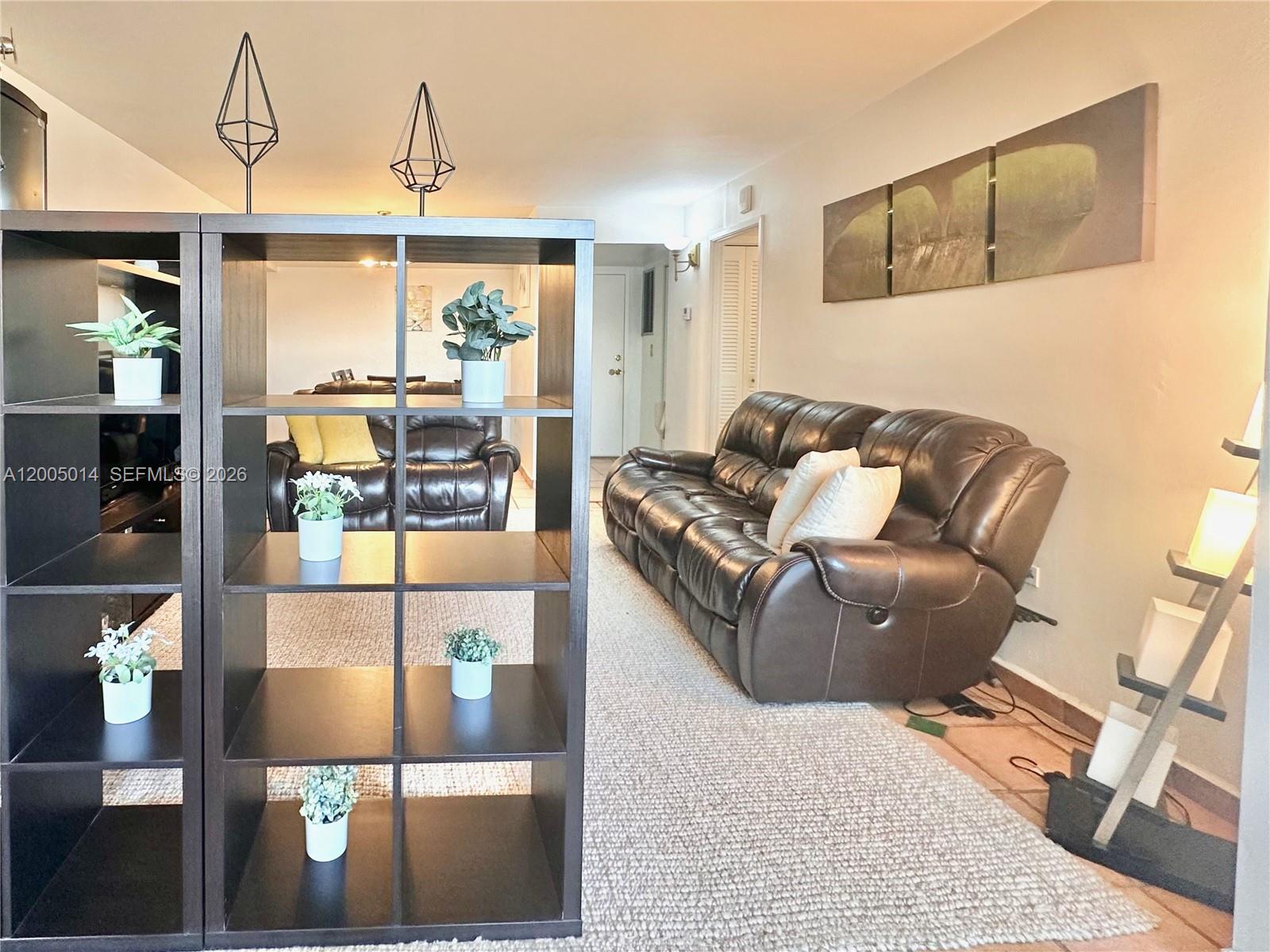 BURLEIGH HOUSE CONDO - Residential