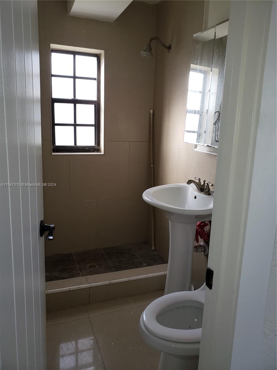 LEISURE CITY SEC 2 - Residential Lease