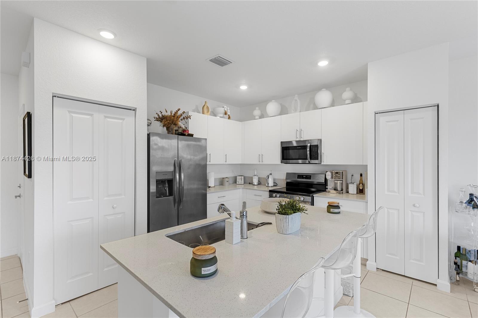 WYNDHAM LAKES SUNSET  T - Residential