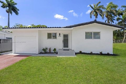 Single Family Residence in Miami FL 1500 117th St St.jpg
