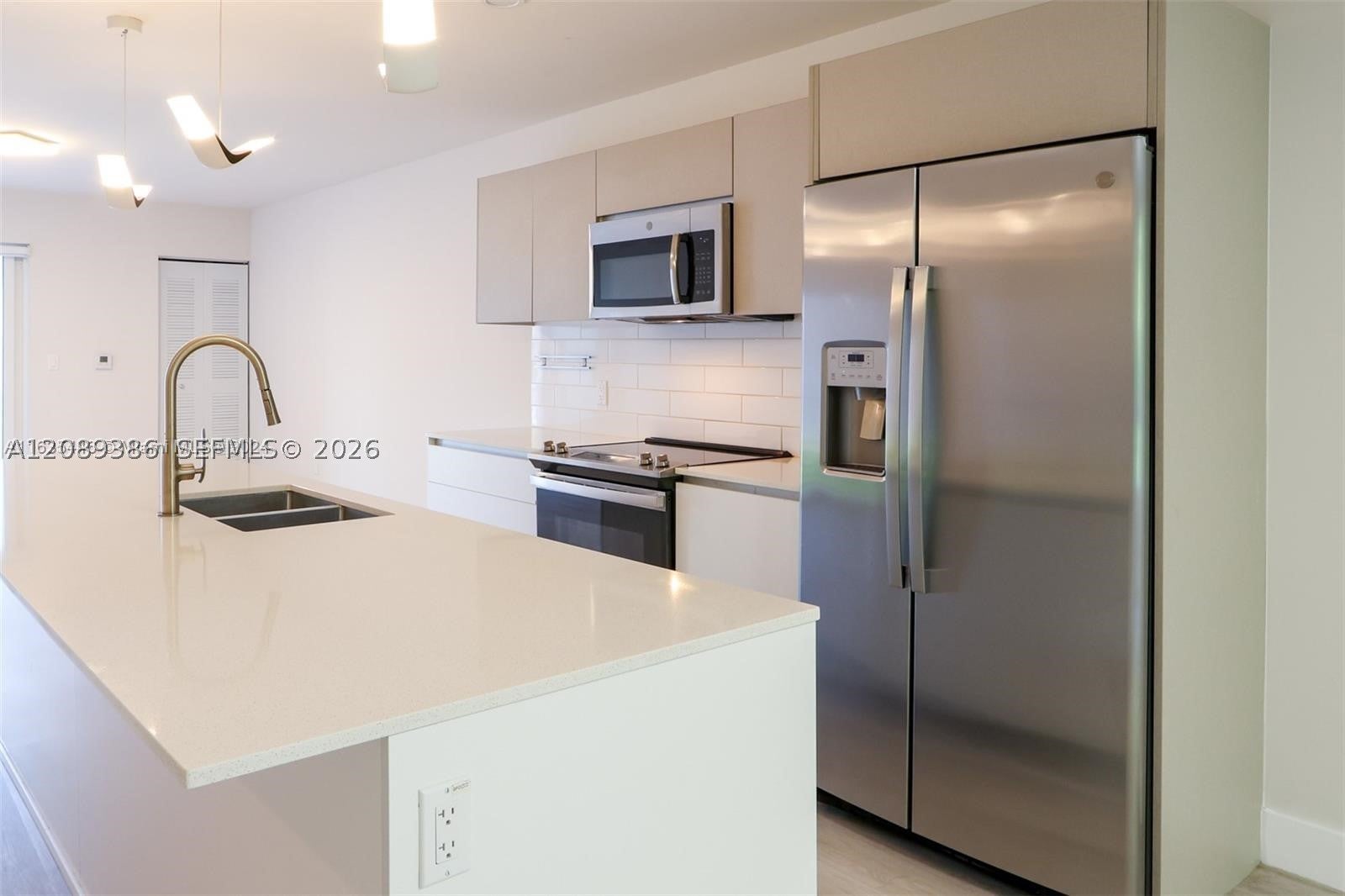 2555 NE 193rd St 2223