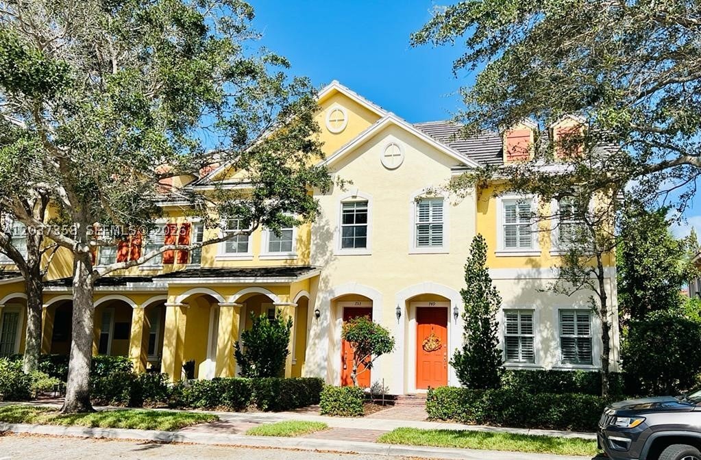 753 Dakota Dr