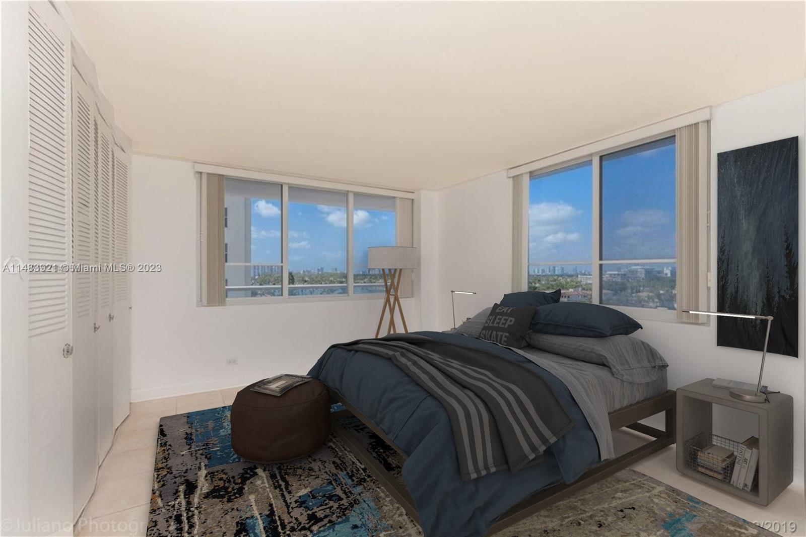 THE CARRIAGE CLUB - Residential Lease