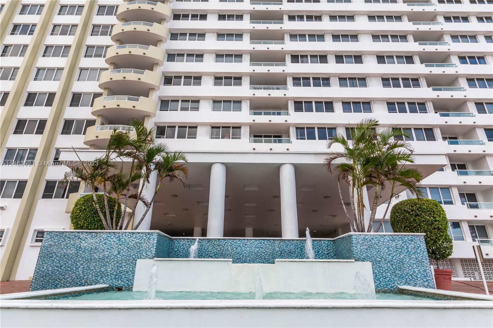 THE CARRIAGE CLUB - Residential Lease