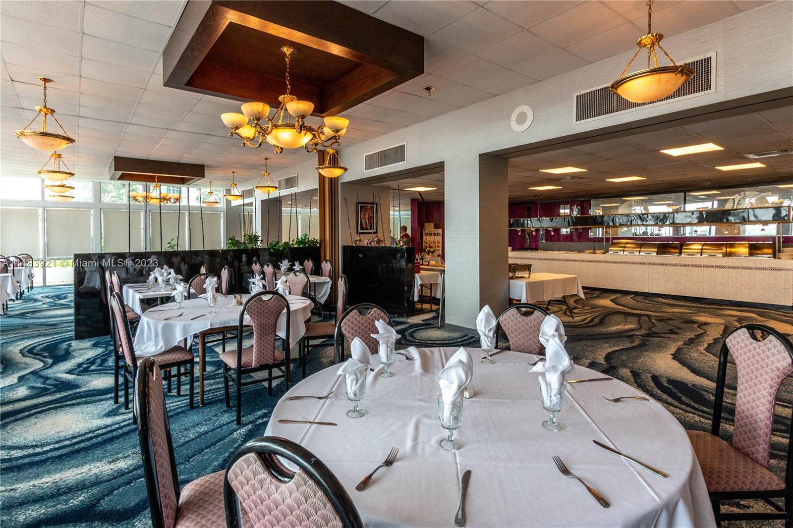 THE CARRIAGE CLUB - Residential Lease