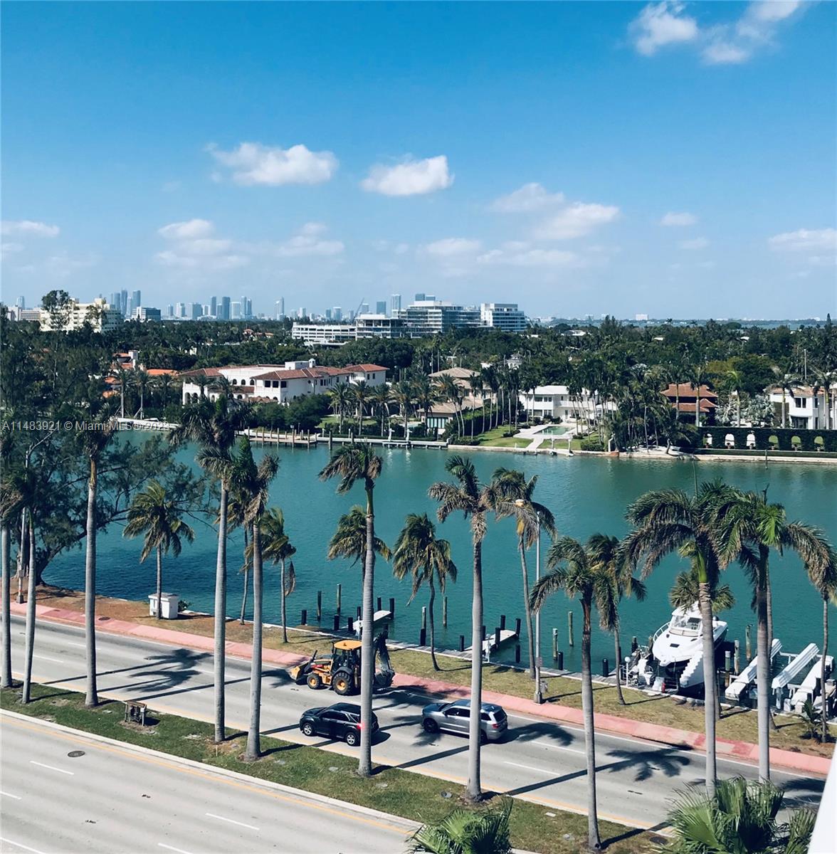 THE CARRIAGE CLUB - Residential Lease