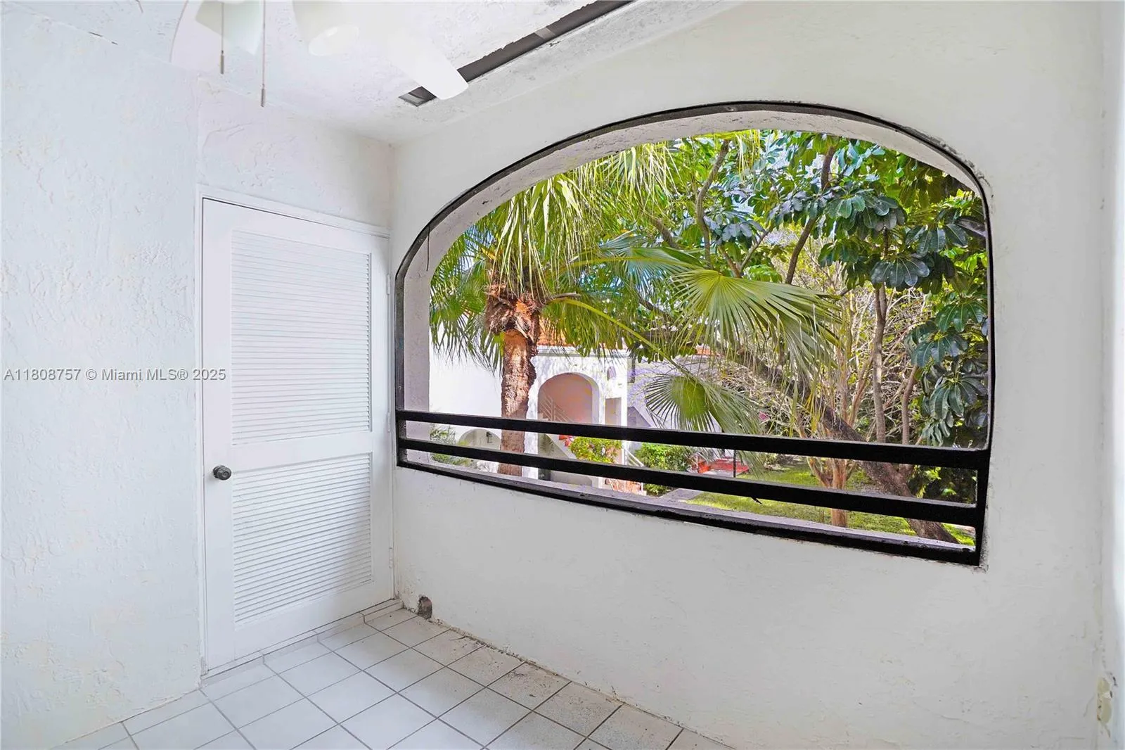 Aventura, Florida 33180, United States, 3 Bedrooms Bedrooms, ,2 BathroomsBathrooms,Residential,Active,136515