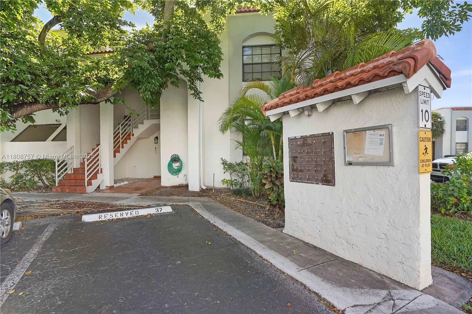 Aventura, Florida 33180, United States, 3 Bedrooms Bedrooms, ,2 BathroomsBathrooms,Residential,Active,136515