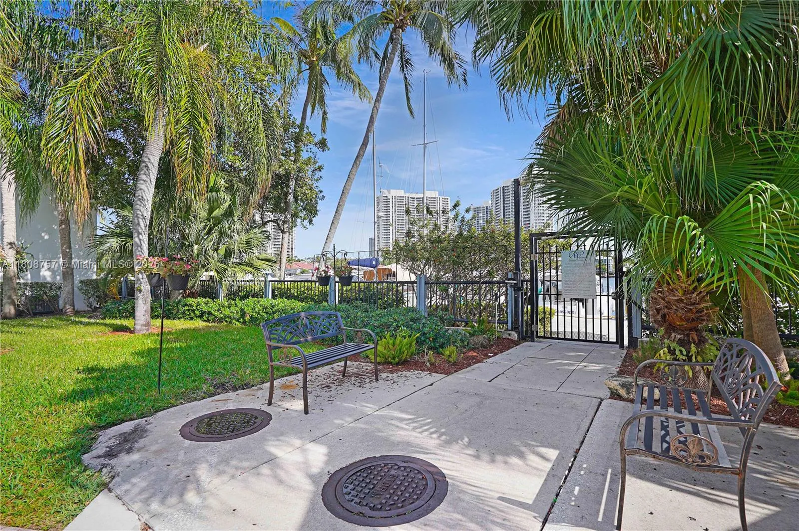 Aventura, Florida 33180, United States, 3 Bedrooms Bedrooms, ,2 BathroomsBathrooms,Residential,Active,136515