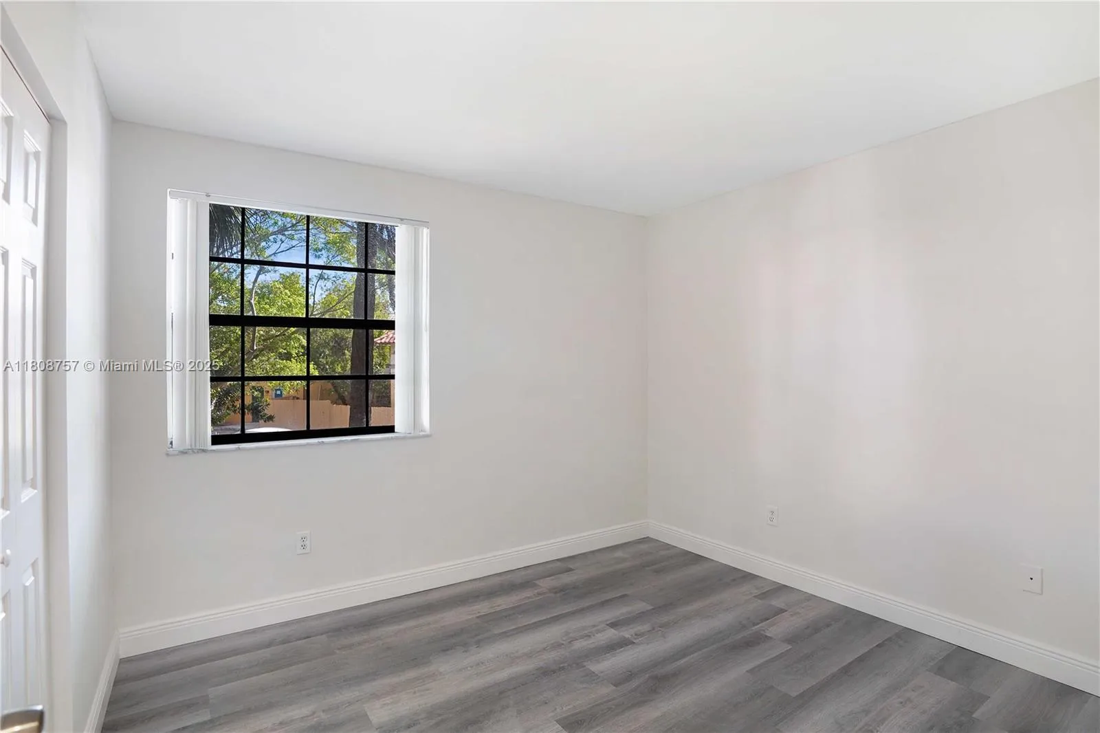 Aventura, Florida 33180, United States, 3 Bedrooms Bedrooms, ,2 BathroomsBathrooms,Residential,Active,136515