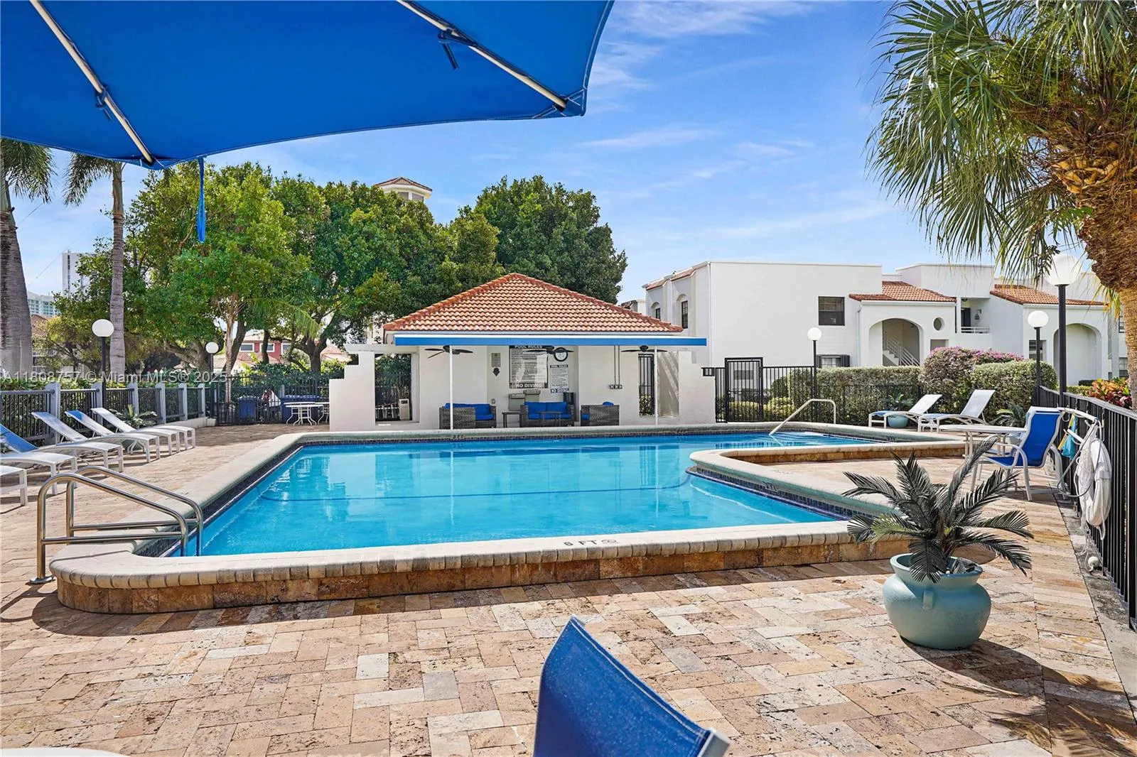 Aventura, Florida 33180, United States, 3 Bedrooms Bedrooms, ,2 BathroomsBathrooms,Residential,Active,136515