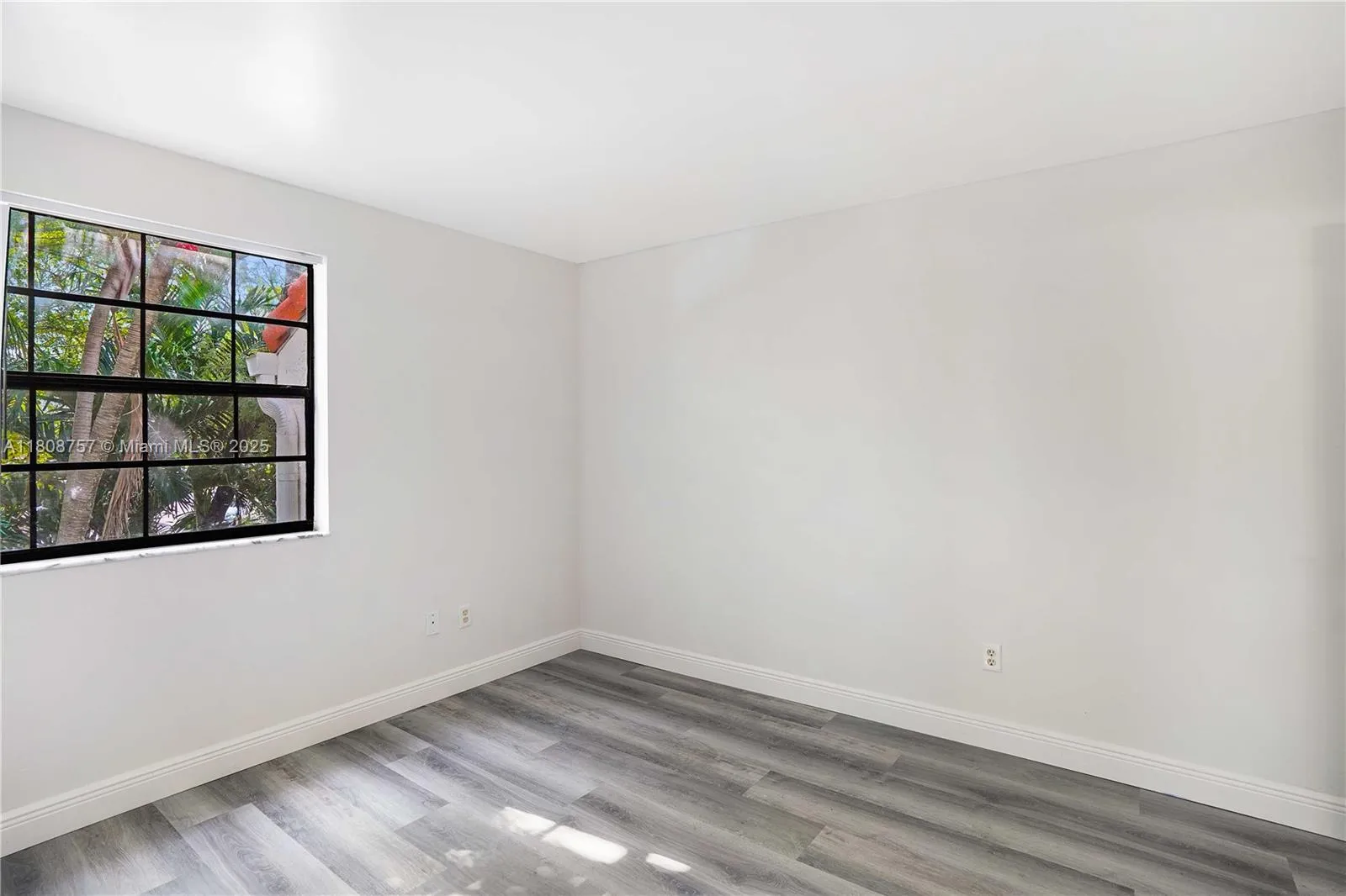 Aventura, Florida 33180, United States, 3 Bedrooms Bedrooms, ,2 BathroomsBathrooms,Residential,Active,136515