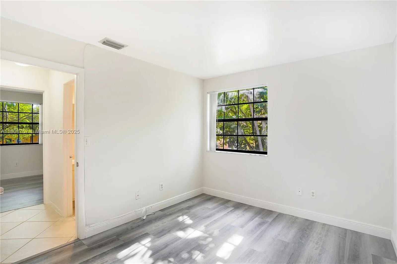 Aventura, Florida 33180, United States, 3 Bedrooms Bedrooms, ,2 BathroomsBathrooms,Residential,Active,136515