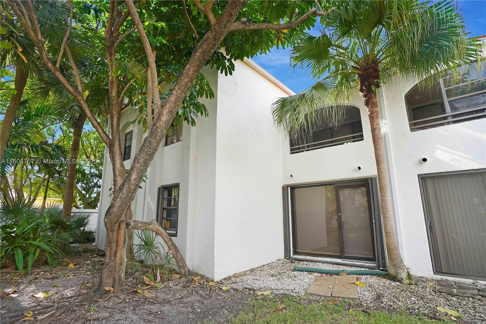 Aventura, Florida 33180, United States, 3 Bedrooms Bedrooms, ,2 BathroomsBathrooms,Residential,Active,136515