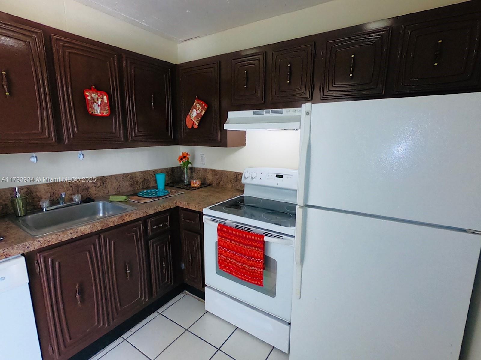 Rental Property at 488 Nw 165th St Rd B-516, Miami, Broward County, Florida - Bedrooms: 2 
Bathrooms: 2  - $1,975 MO.