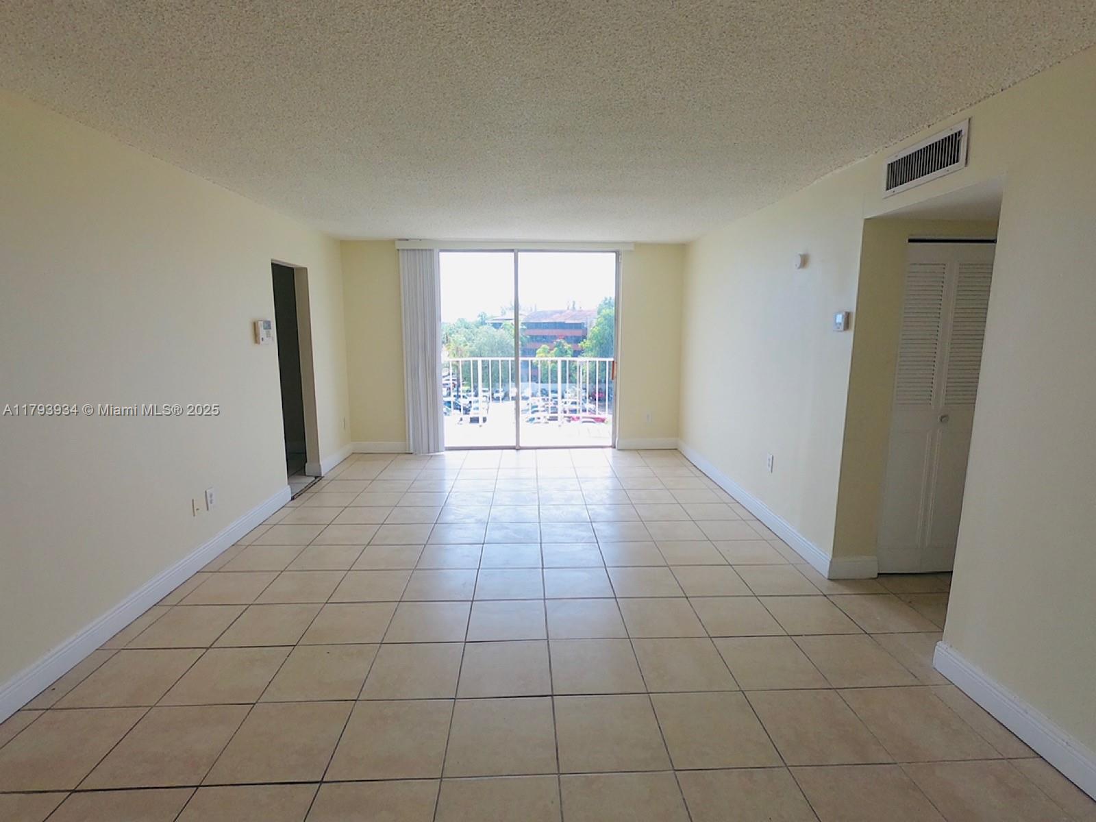 488 NW 165th St Rd B-516