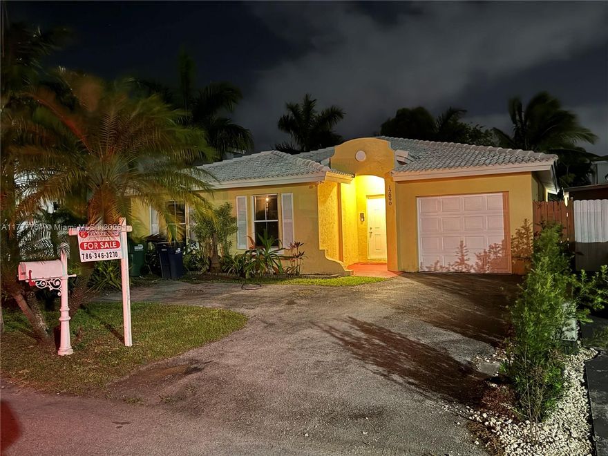 $10,000.00 sellers credit for buyers closing cost with full price offer at closing
WELCOME TO THIS 3 BED / 2 BATHROOM AND 1 CAR GARAGE  GEM LOCATED AT BISCAYNE POINT SOUTH COMMUNITY. THIS SINGLE STORY HOME IS THE PERFECT CANVAS FOR YOU TO CREATE YOUR DREAM LIVING SPACE. THE OUTDOOR AMPLE YARD SPACE IS IDEAL FOR FAMILY GATHERING AND ENTERTAINMENT.. ENJOY THE BENEFITS OF A LOW HOA FEE WHILE LIVING IN A NEIGHBORHOOD WITH CLOSE PROXIMITY TO BLACK POINT MARINA, RESTAURANTS, GROCERY STORES, SCHOOLS AND MAJOR HIGHWAYS, MAKING IT A CONVENIENT PLACE TO CALL HOME. AC WAS REPLACED ABOUT 2 YEARS AGO AND HOME IS CONVENIENTLY EQUIPPED WITH OUTDOOR CAMERAS FOR YOUR TRANQUILITY. DON’T WAIT SEIZE THE CHANCE TO TURN THIS HOUSE INTO YOUR DREAM HOME, SCHEDULE YOUR  SHOWING TODAY
