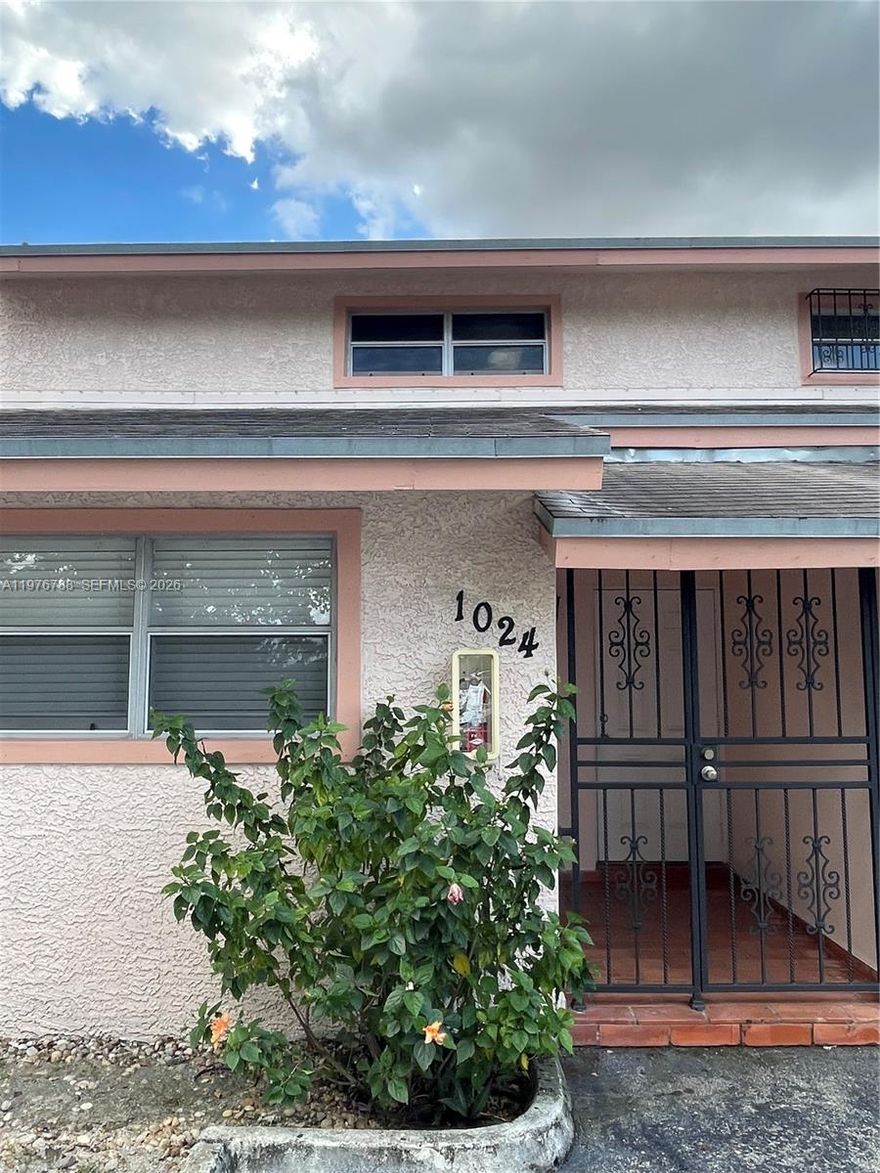 Beautifully remodeled/upgraded 3/2 unit in the desired Abitare Condominium. Interior has undergone complete makeover! Property has been freshly painted and features brand new tile floors, kitchen cabinets, granite countertops, stainless steel appliances, windows, pavers in backyard, and much more. This unit will not last!