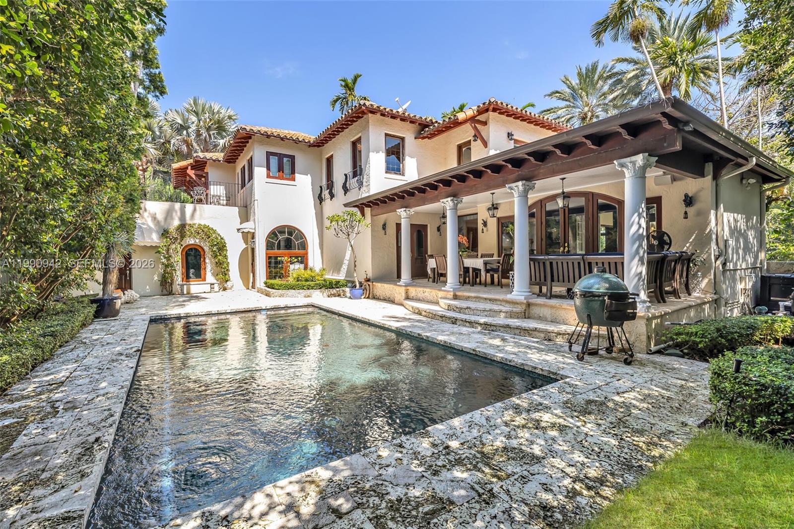 THE MOORINGS - Residential