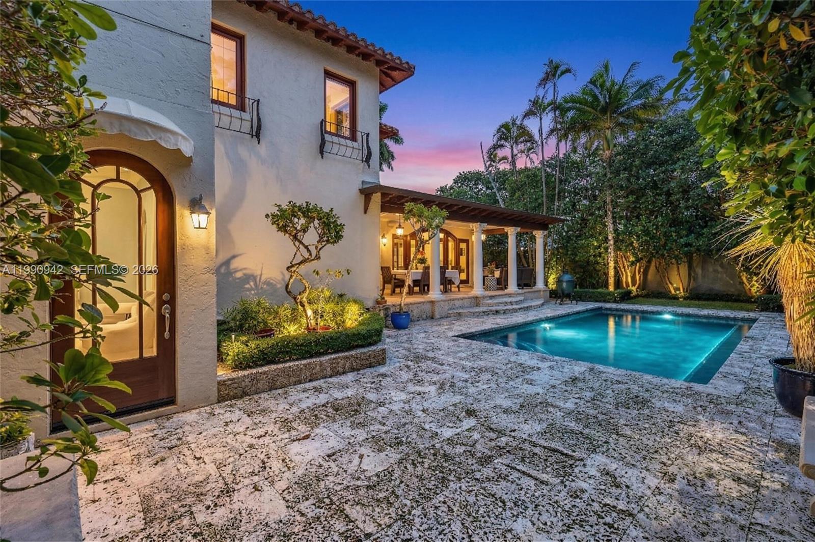 THE MOORINGS - Residential