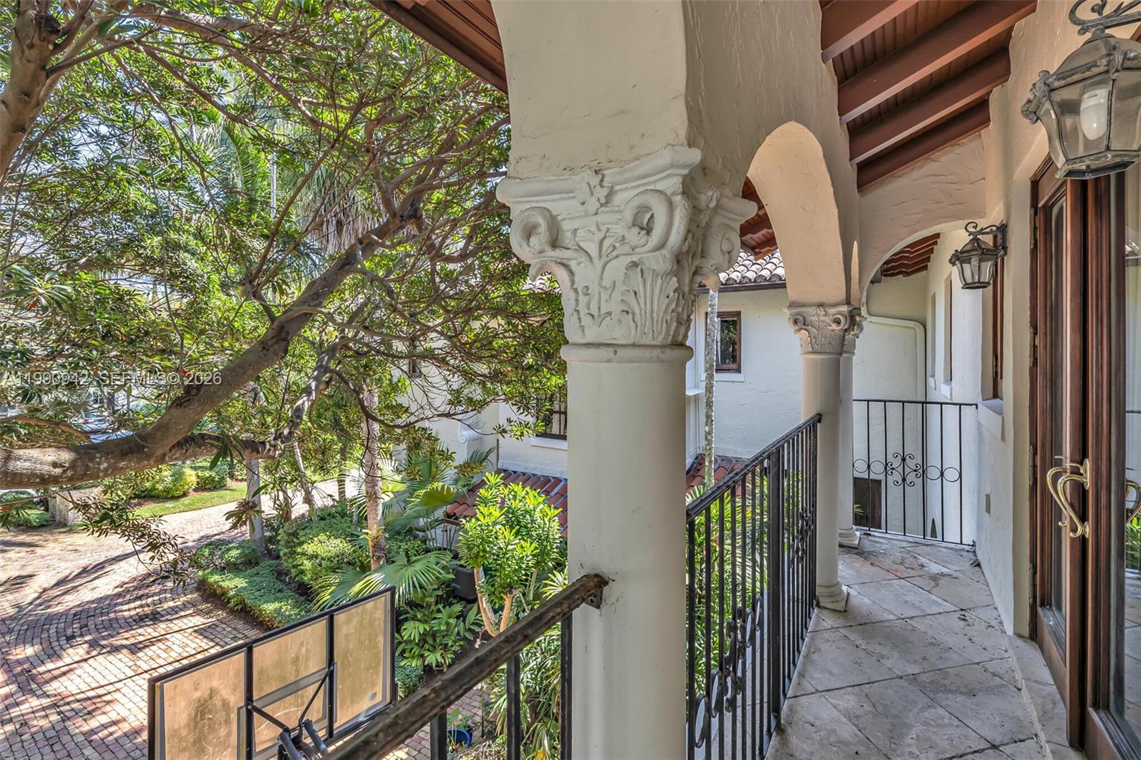 THE MOORINGS - Residential