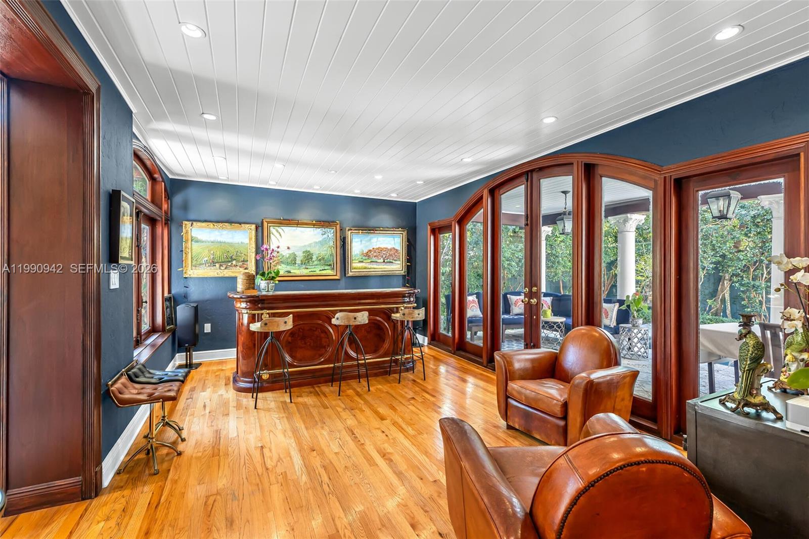 THE MOORINGS - Residential