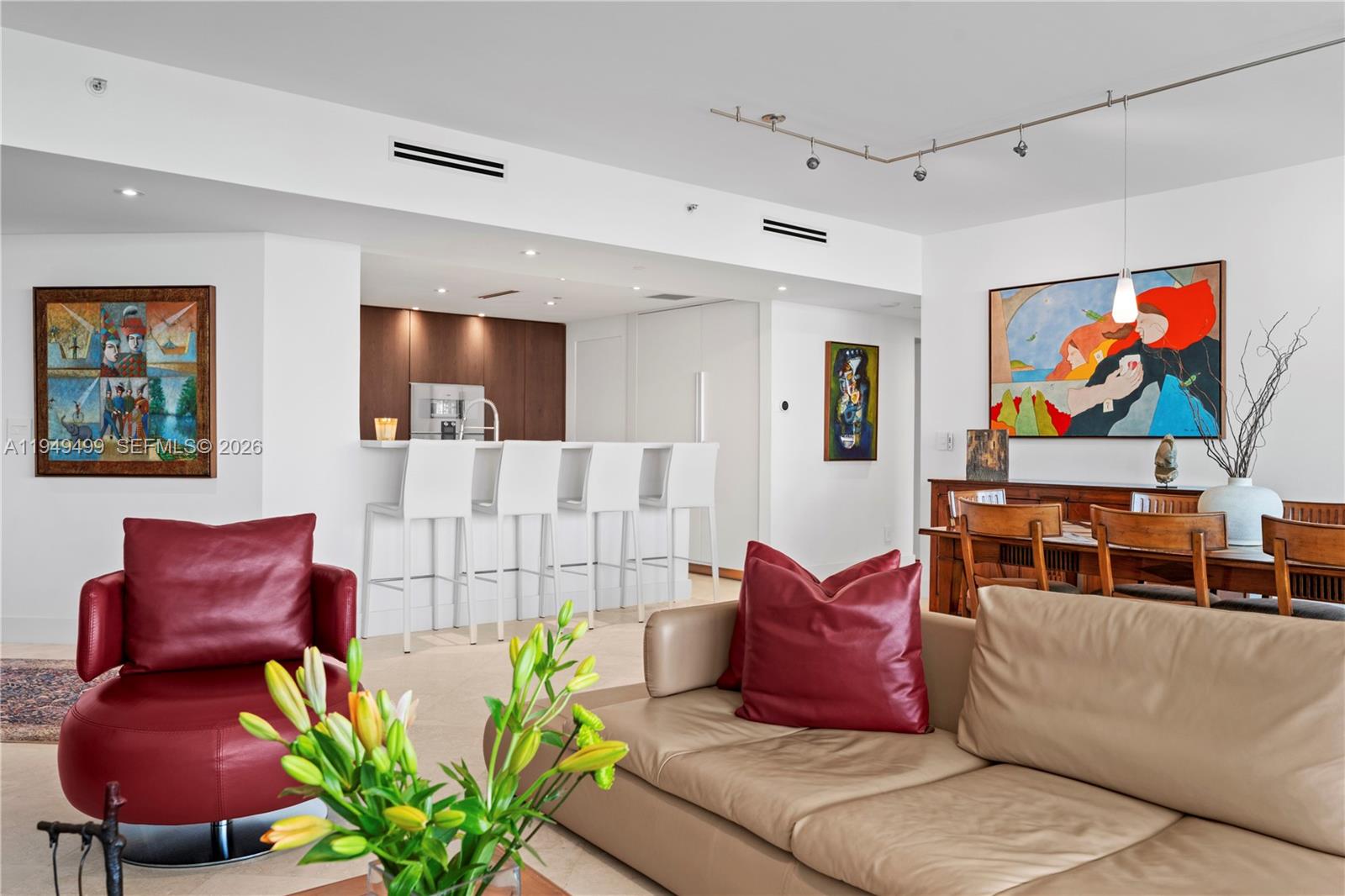 SANTA MARIA CONDO - Residential