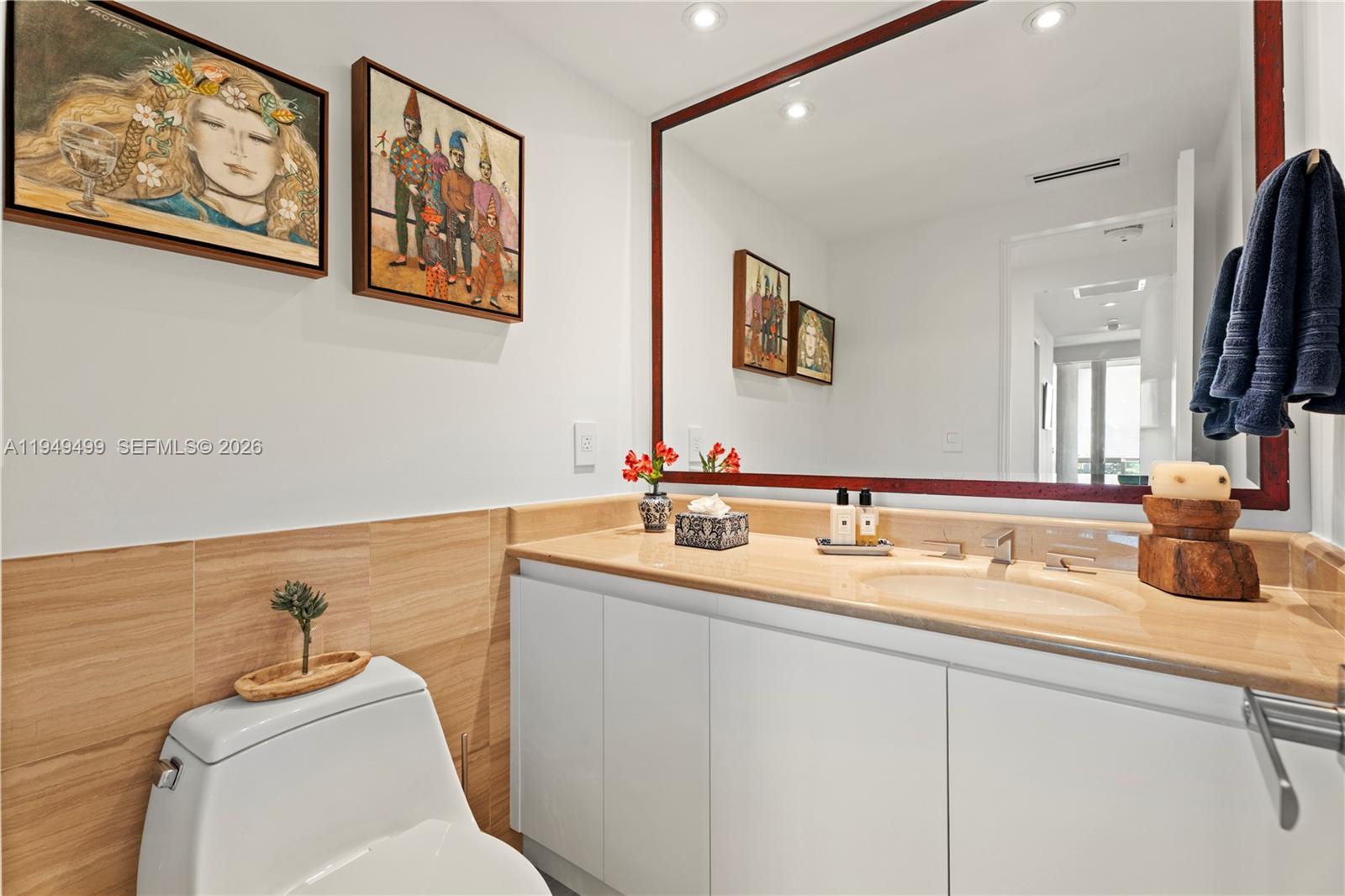 SANTA MARIA CONDO - Residential