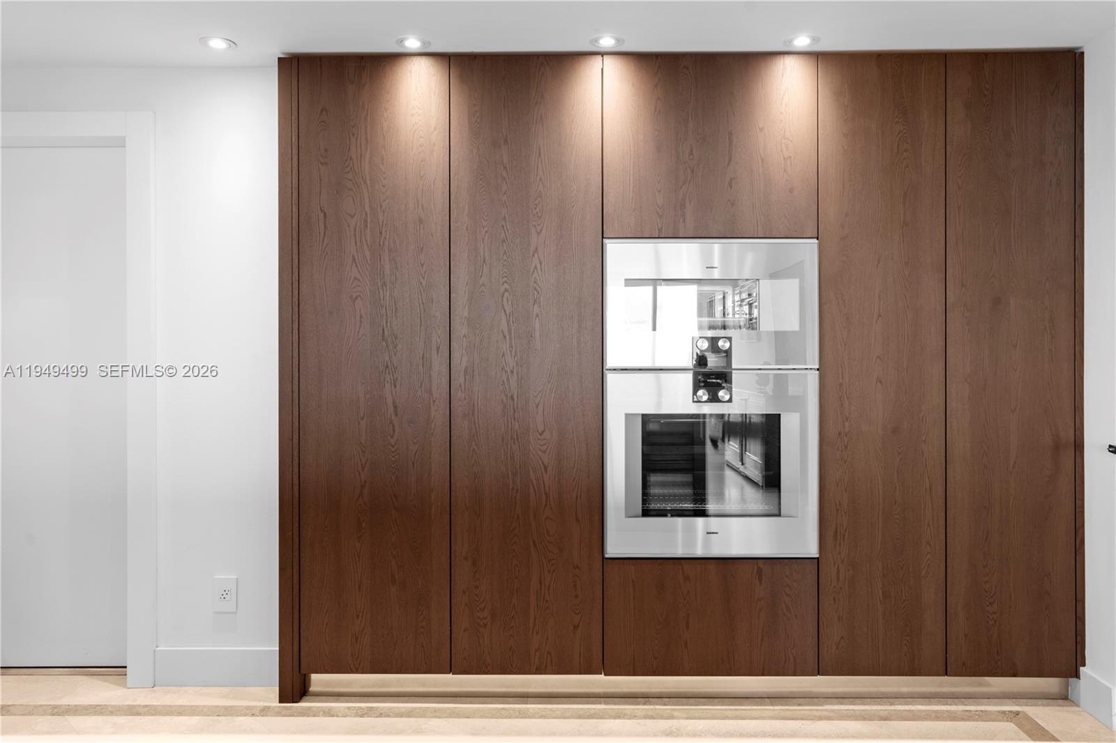 SANTA MARIA CONDO - Residential