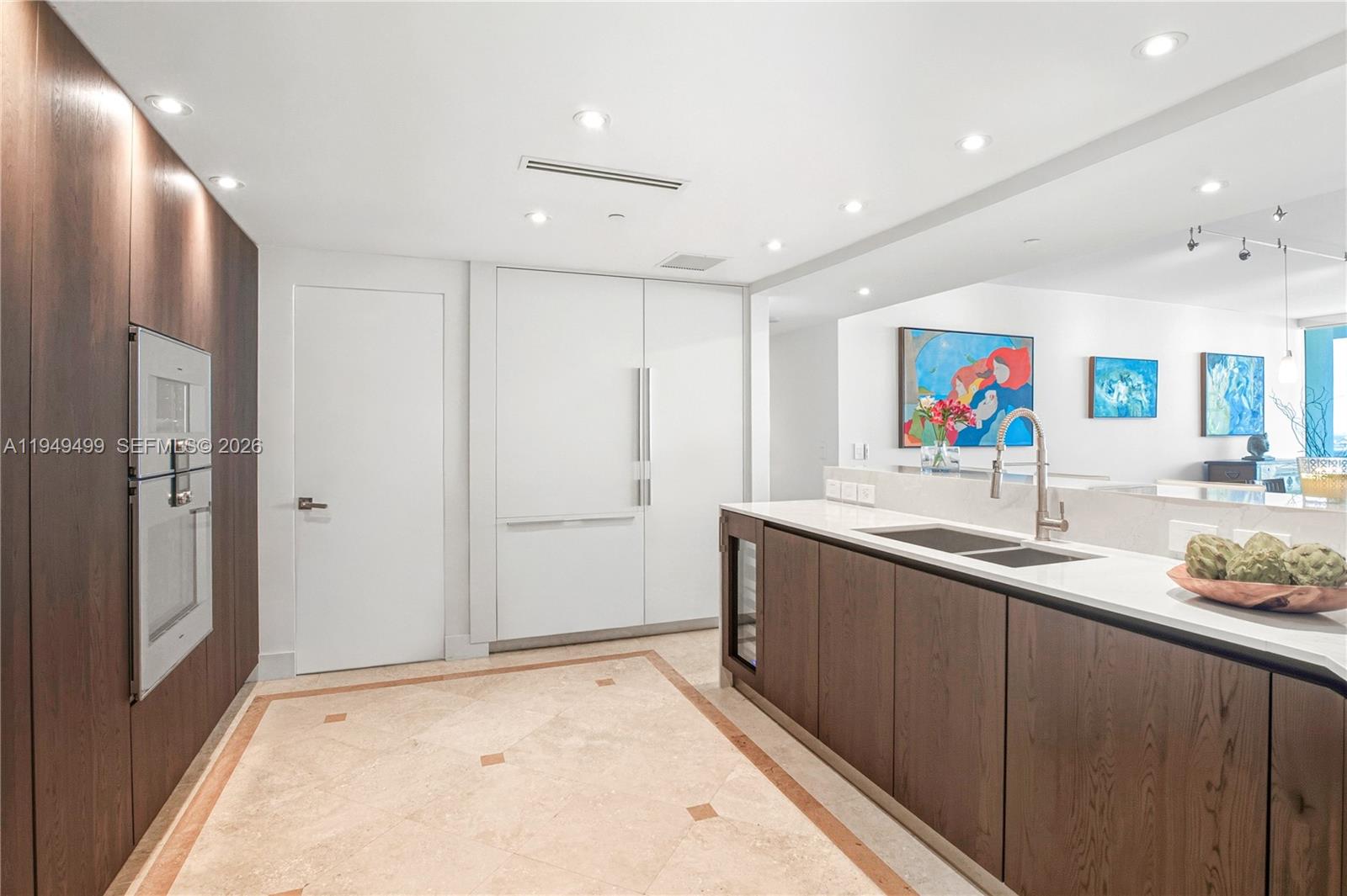 SANTA MARIA CONDO - Residential