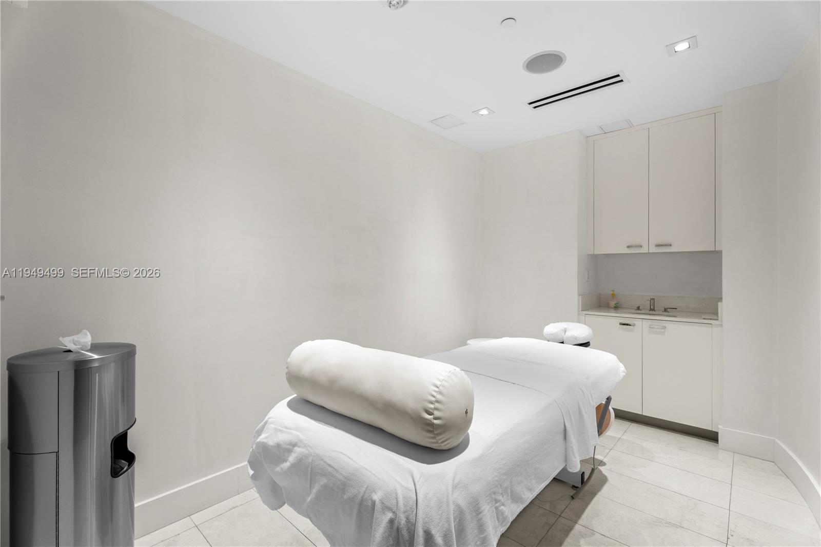 SANTA MARIA CONDO - Residential