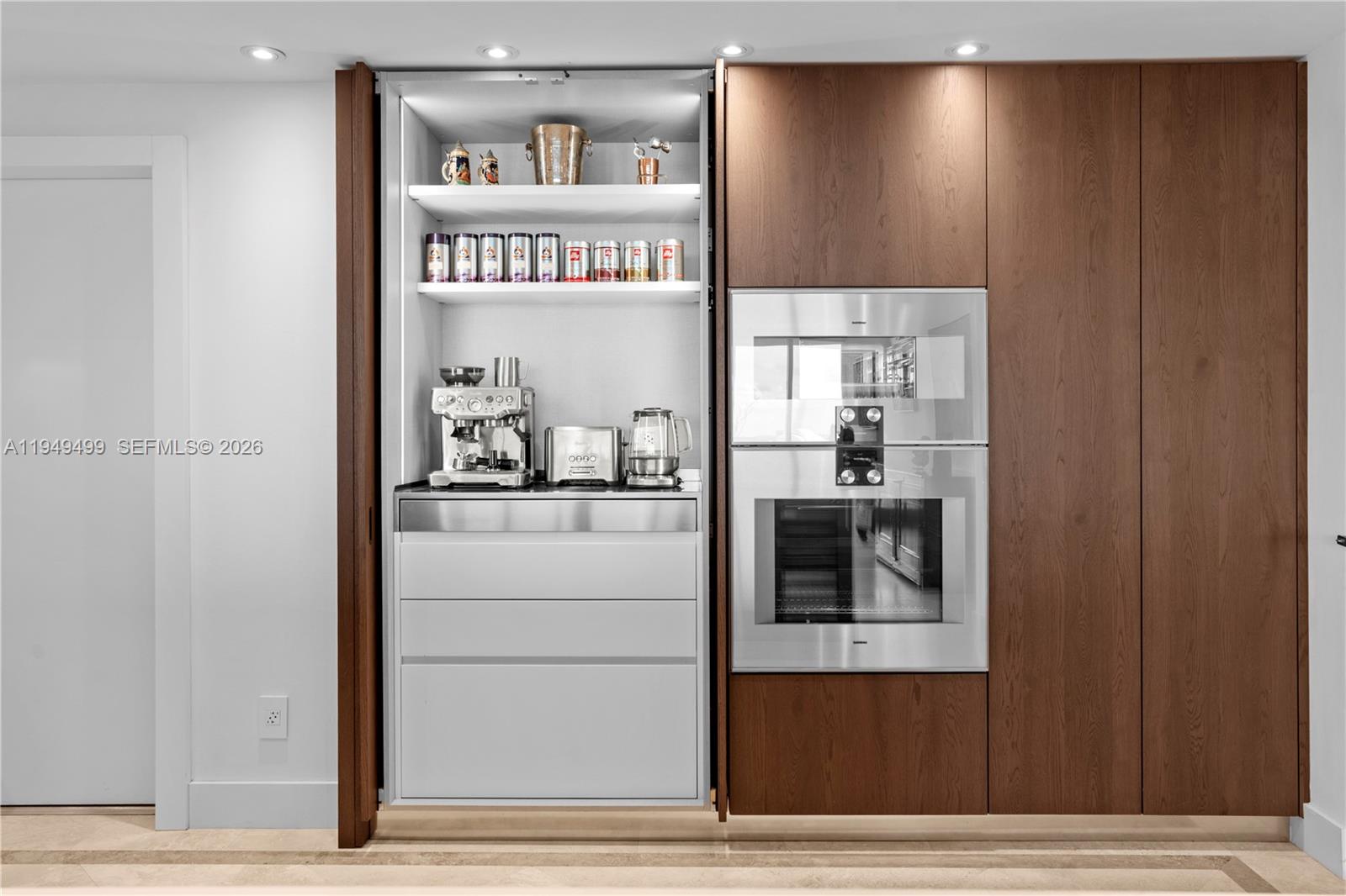 SANTA MARIA CONDO - Residential