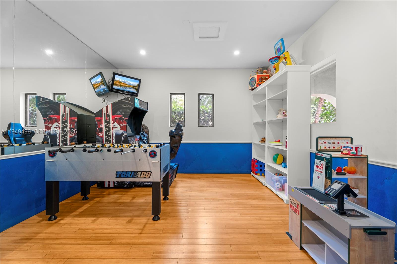 SANTA MARIA CONDO - Residential