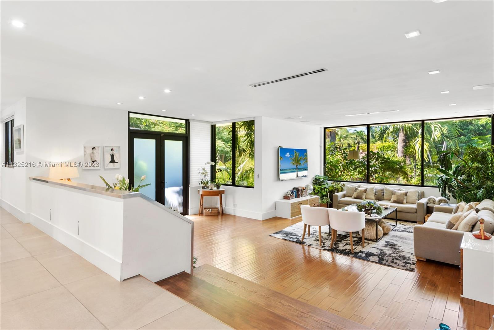 SUNSET ISLANDS-ISLAND NO - Residential