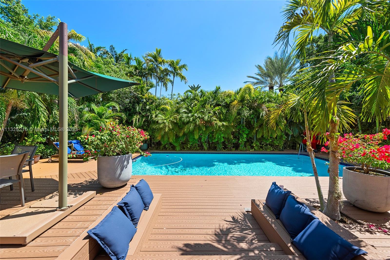 SUNSET ISLANDS-ISLAND NO - Residential