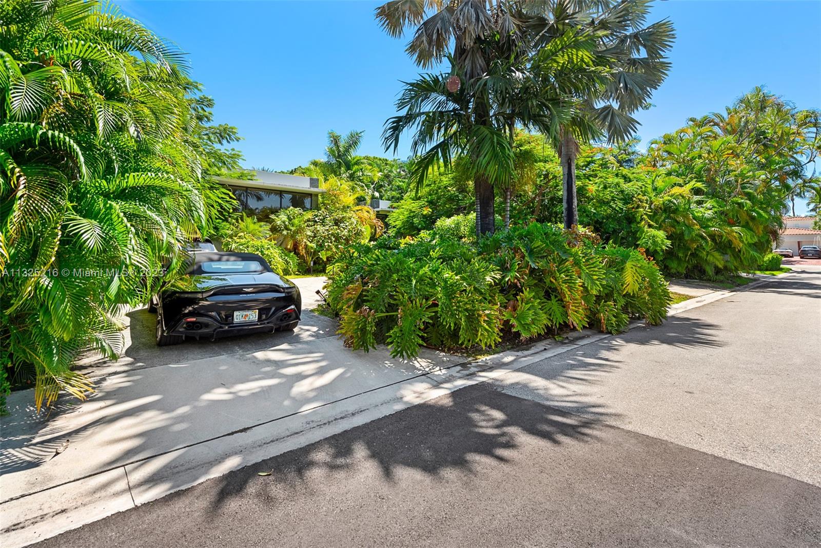 SUNSET ISLANDS-ISLAND NO - Residential