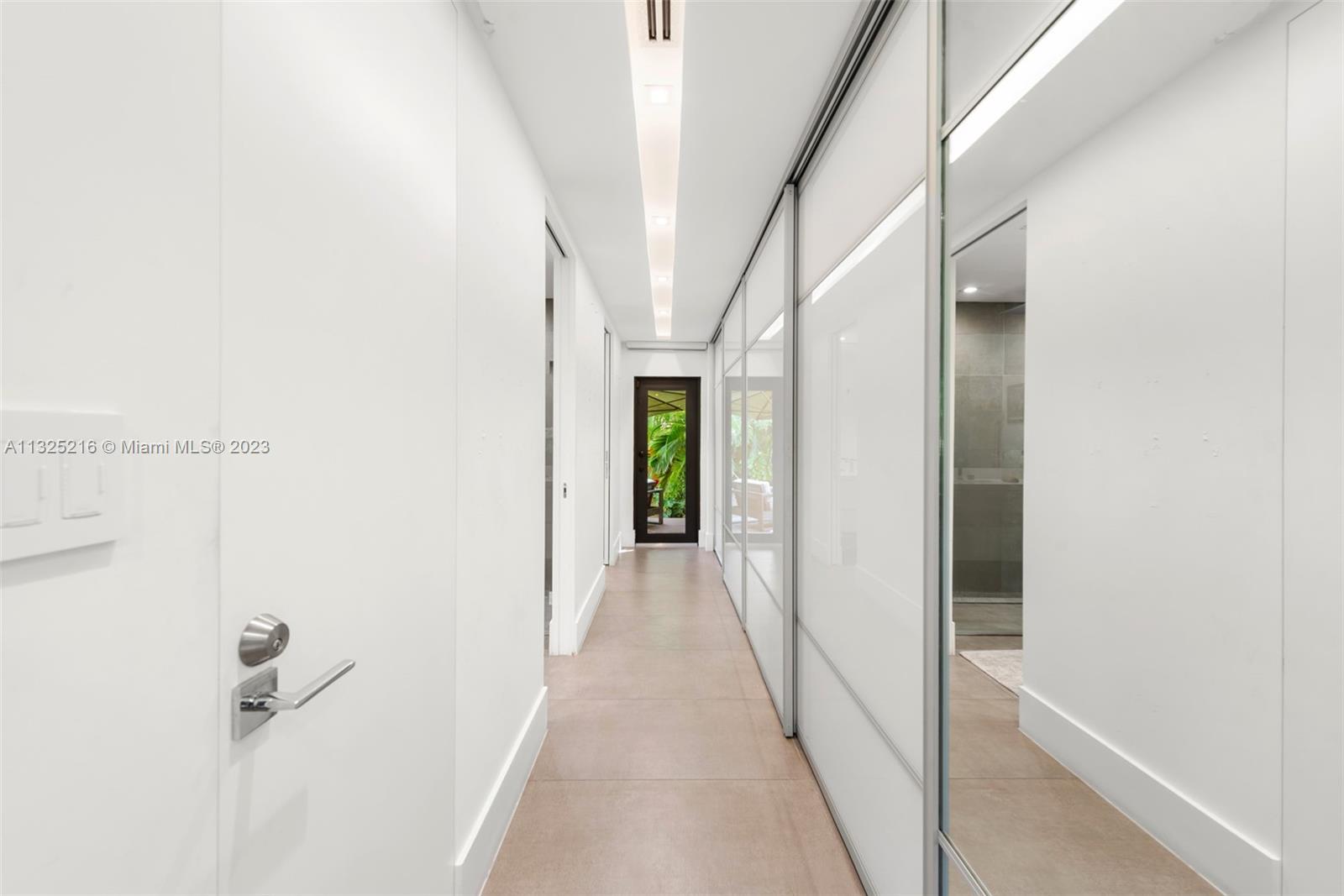 SUNSET ISLANDS-ISLAND NO - Residential