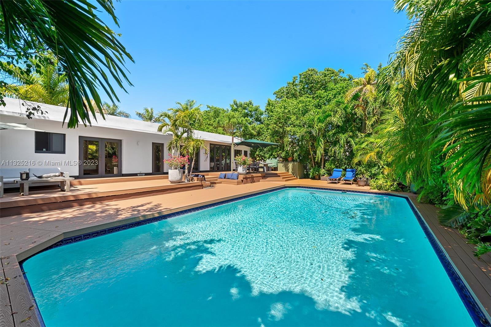 SUNSET ISLANDS-ISLAND NO - Residential