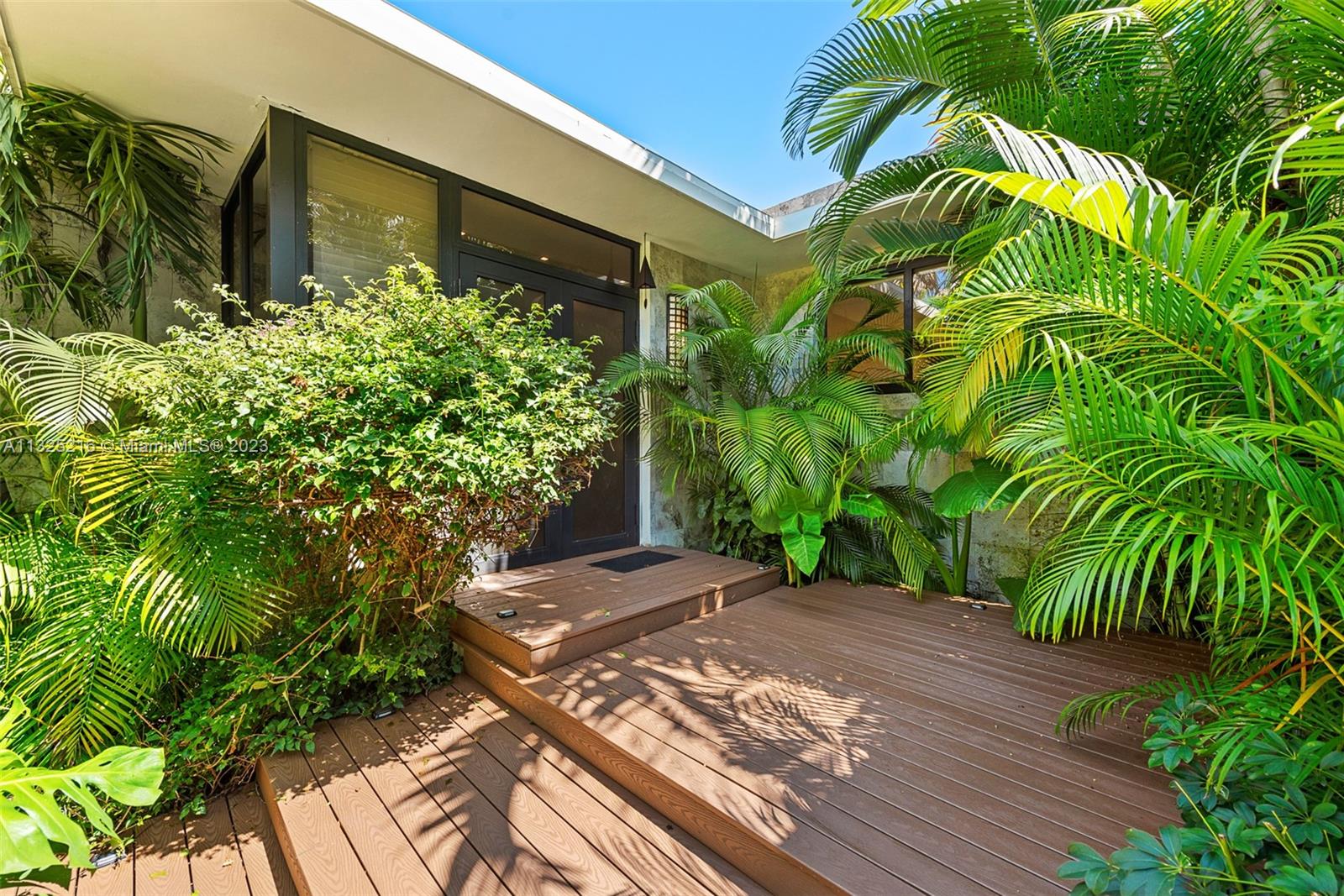 SUNSET ISLANDS-ISLAND NO - Residential