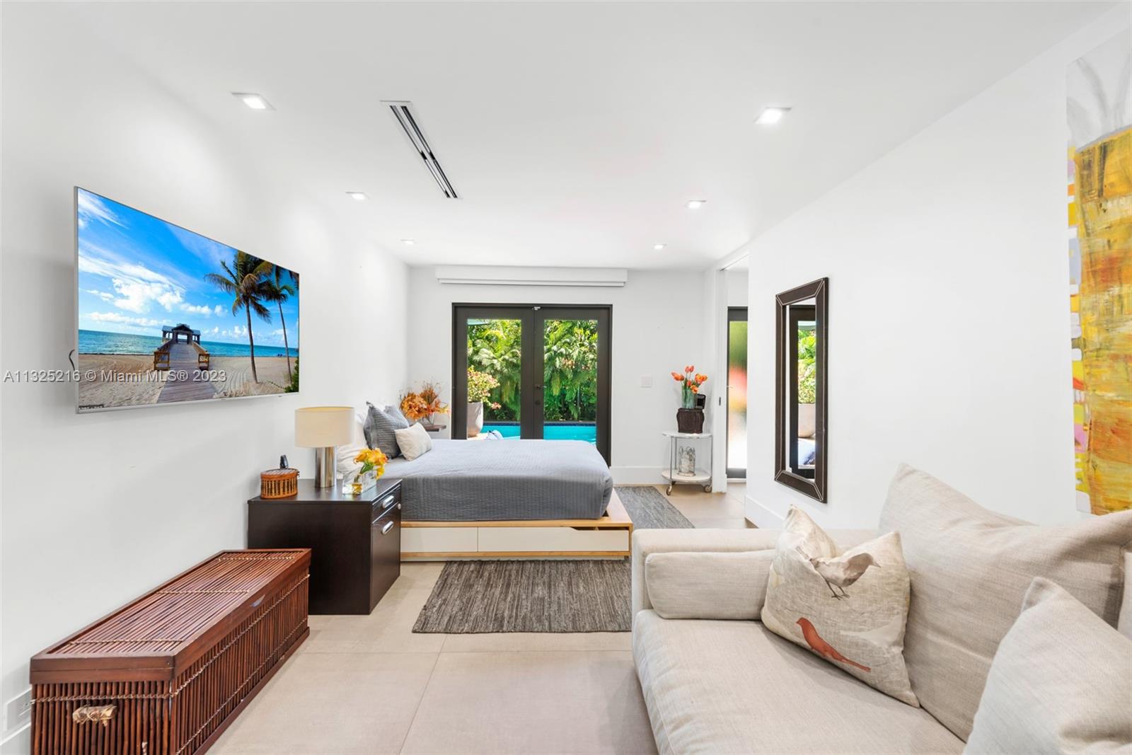 SUNSET ISLANDS-ISLAND NO - Residential