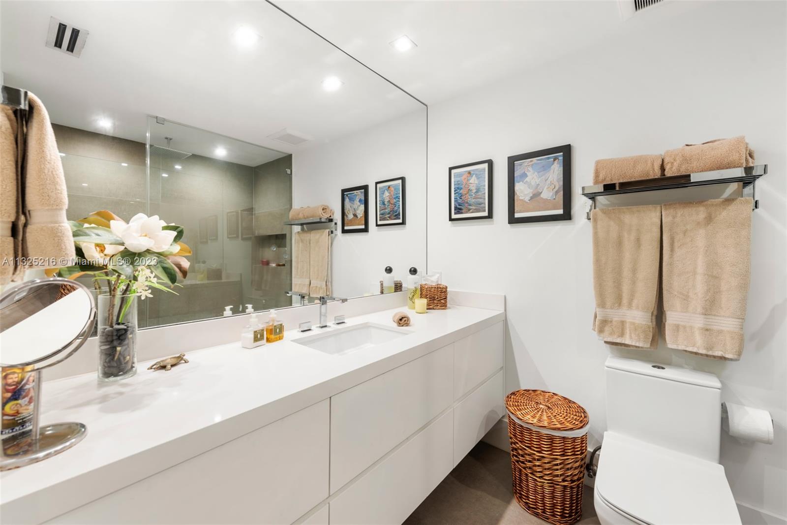 SUNSET ISLANDS-ISLAND NO - Residential