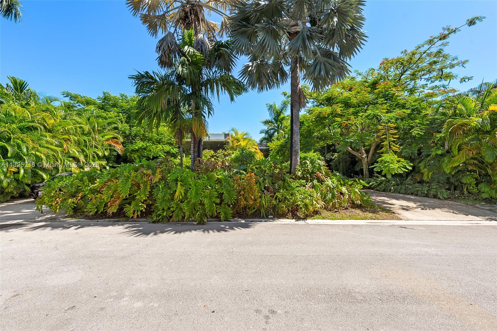 SUNSET ISLANDS-ISLAND NO - Residential