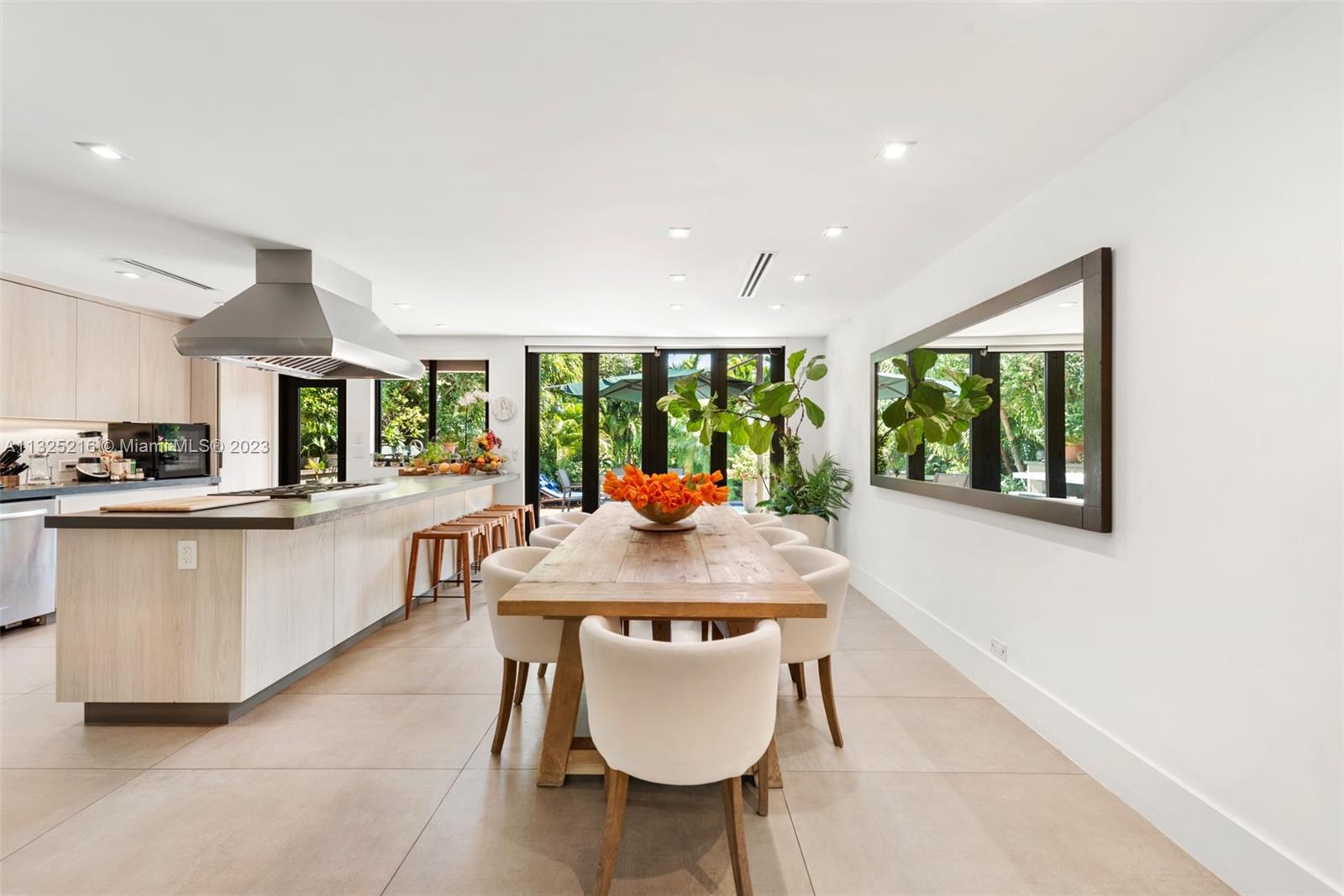 SUNSET ISLANDS-ISLAND NO - Residential