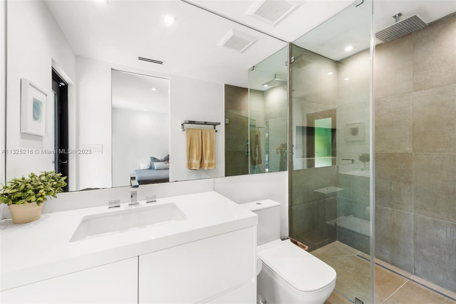 SUNSET ISLANDS-ISLAND NO - Residential