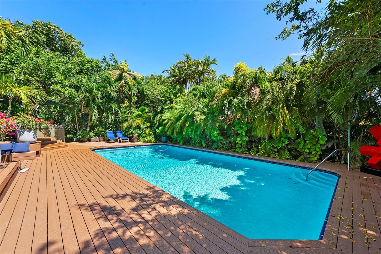 SUNSET ISLANDS-ISLAND NO - Residential