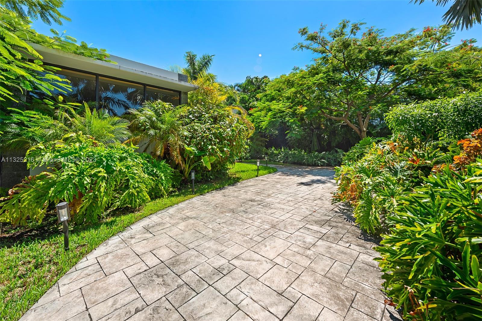 SUNSET ISLANDS-ISLAND NO - Residential