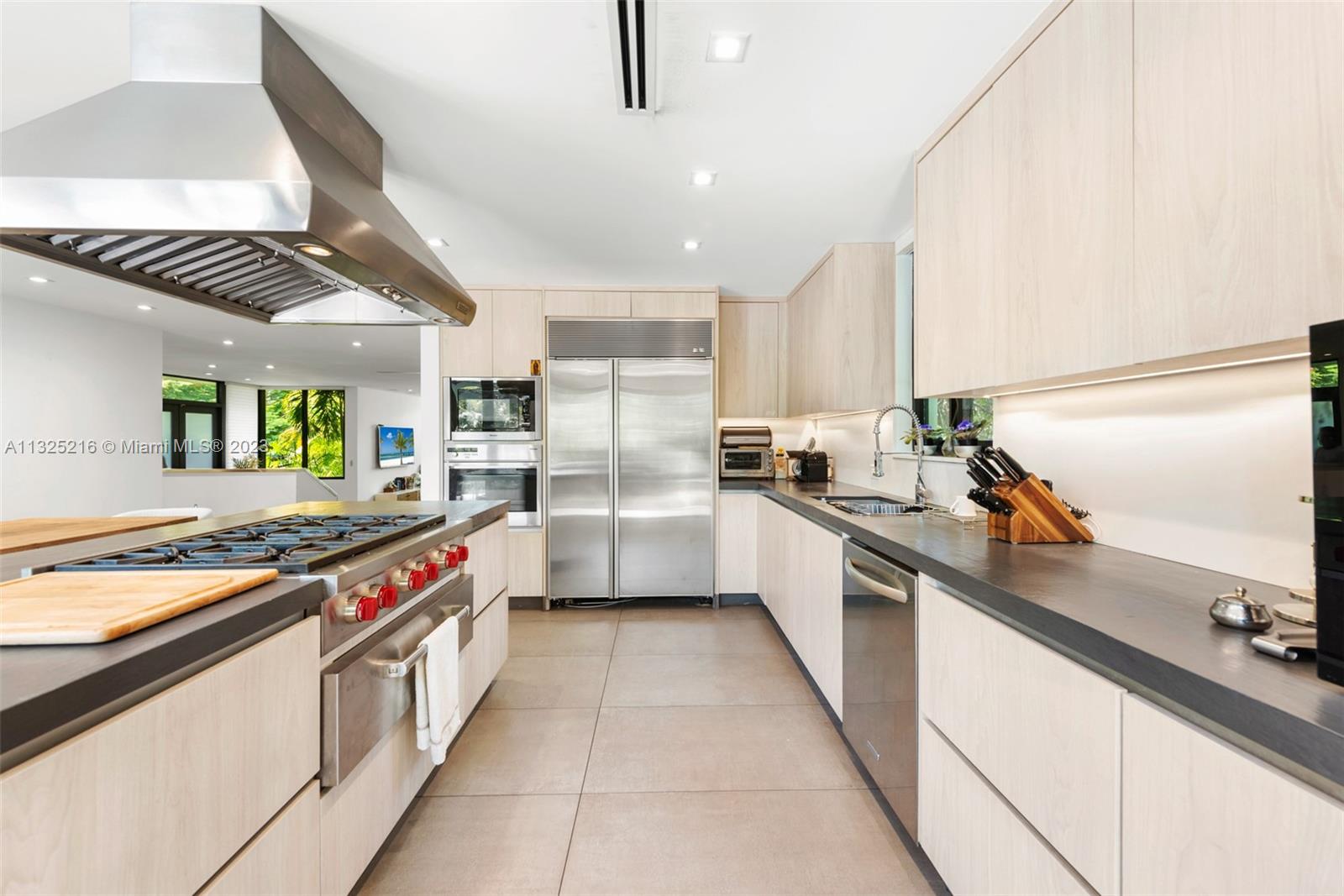 SUNSET ISLANDS-ISLAND NO - Residential