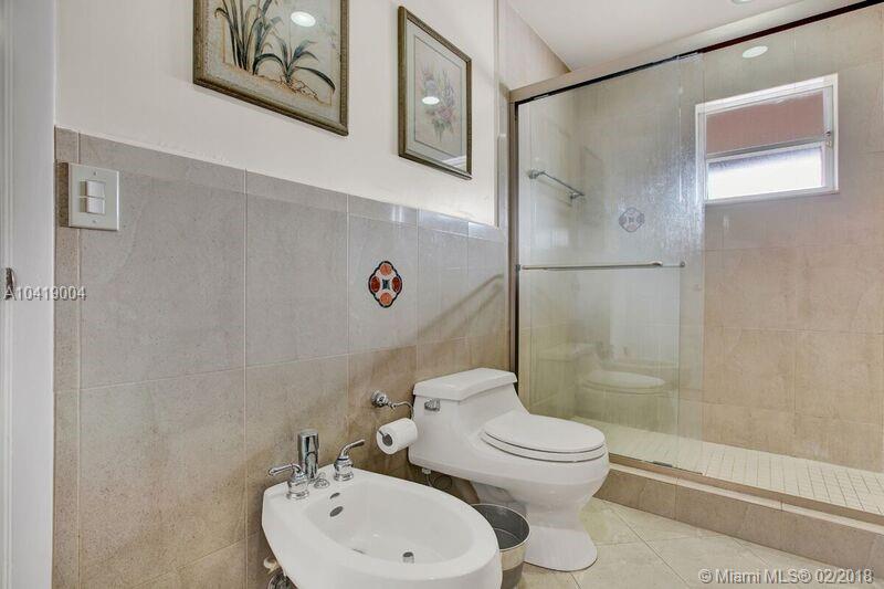 KENDALL PLACE - Residential